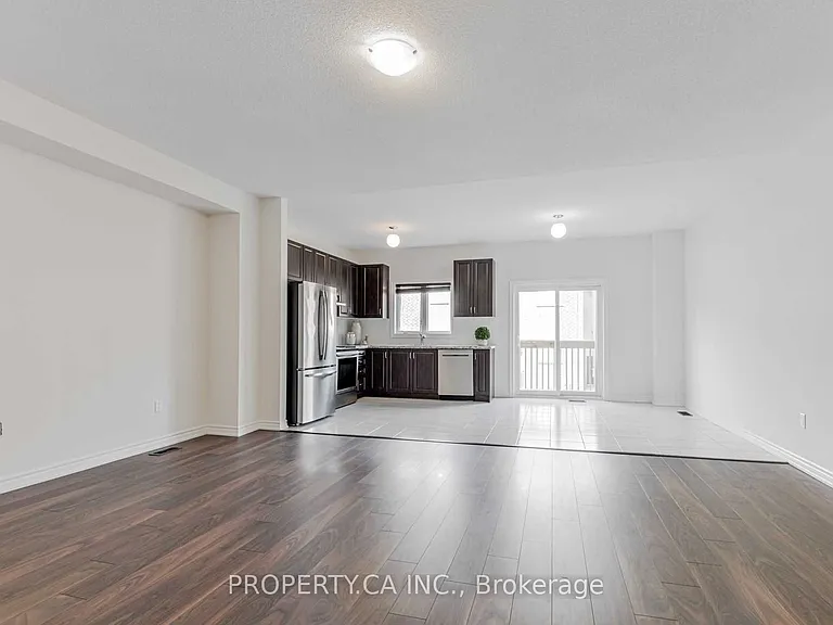 1277 Peelar Cres — Photo 7