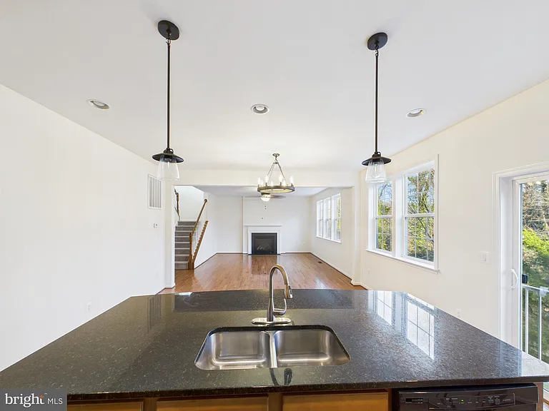 18213 Jillian Ln — Photo 10