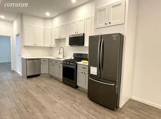 359 W 52nd St #4, New York, NY 10019