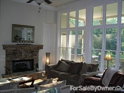 Open Floor Plan
						:
						Plenty of room to entertain and have that 12 foot plus Christmas tree.