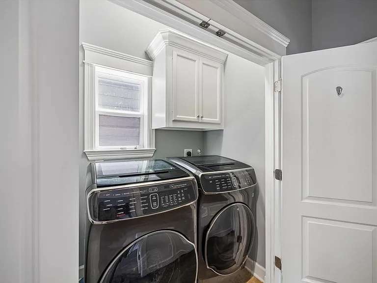 609 Rutland St #F — Photo 17