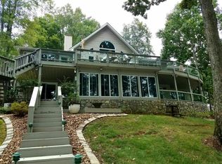 415 Channelview Dr, Moneta, VA 24121