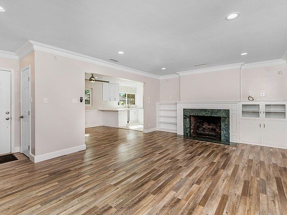2nd image of 6533 Andasol Ave