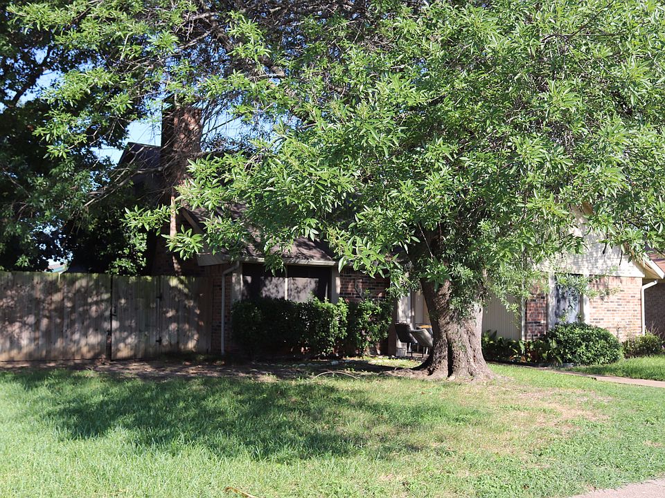 2nd image of 4106 Fletcher Dr