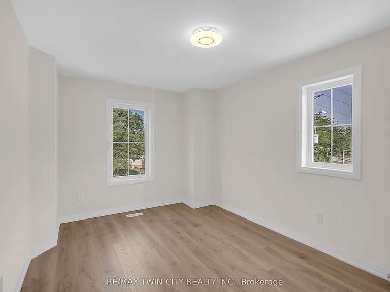 677 Park Rd N #17 — Photo 37