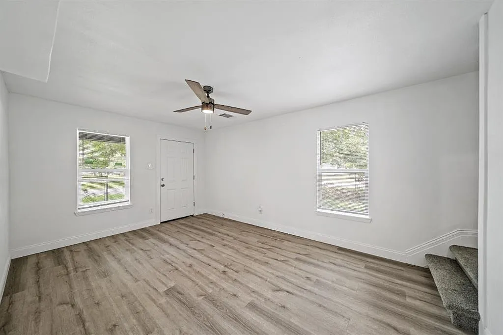2 bed, $1,250 — Photo 2