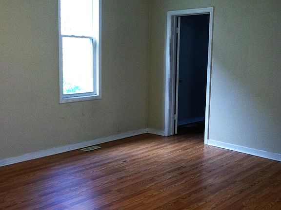 3rd image of 531 Mellon St APT 1R