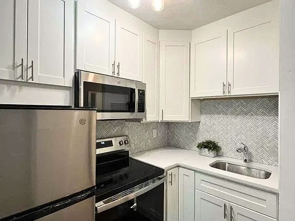 5th image of 11 Cazenove St APT 3