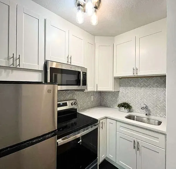 11 Cazenove St #3 — Photo 5