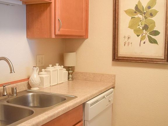 3rd image of 200 W North St APT 204