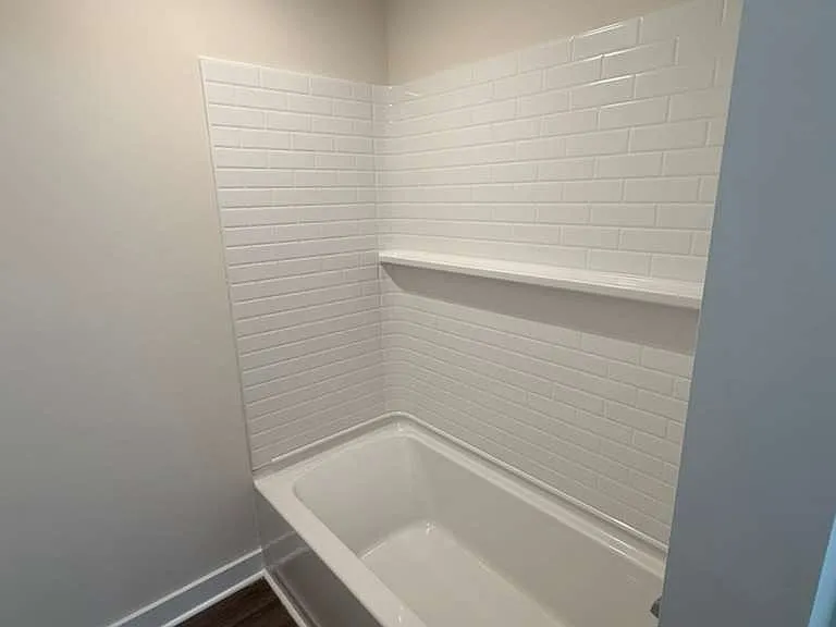 214 W Lokey Ave — Photo 8