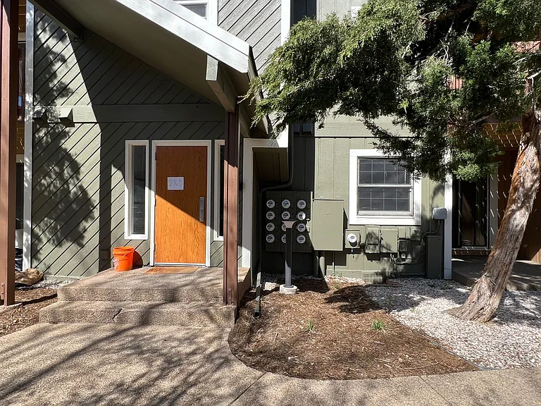 2865 Sundown Ln #102 — Photo 2