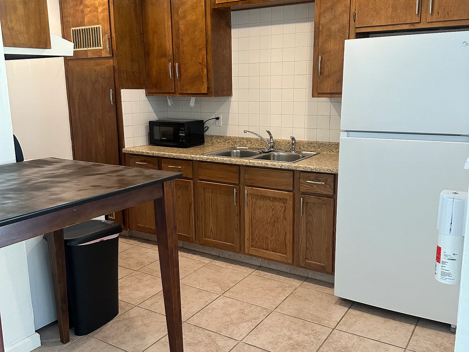 3720 White Ln — Photo 2