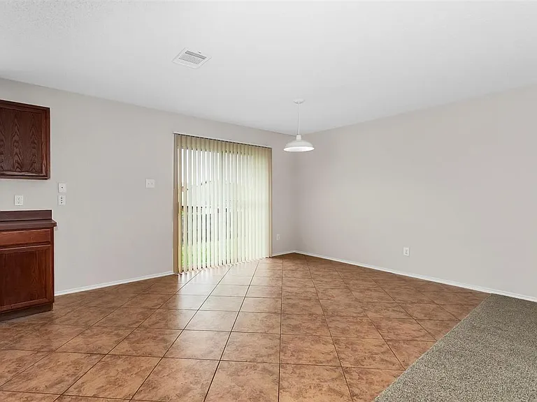2152 Laughlin Rd — Photo 8