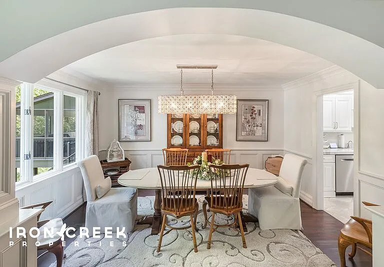 515 Crowfields Ln — Photo 9