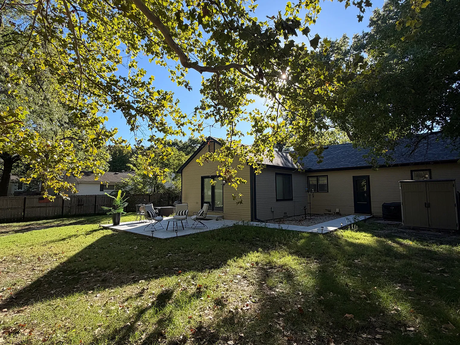 3 bed, 1978 sqft, $4,295 — Photo 4