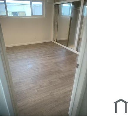 4th image of 6655 Woodley Ave