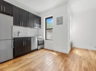 102 Christopher St APT 6A, New York, NY 10014