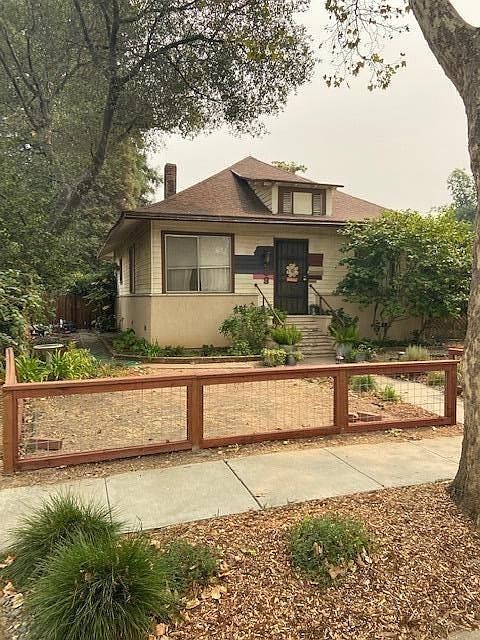 1st image of 209 Earl Ave