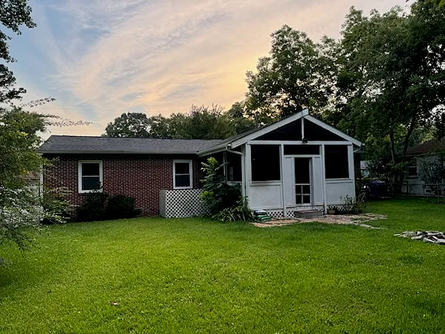 320 Cessna Ave — Photo 11