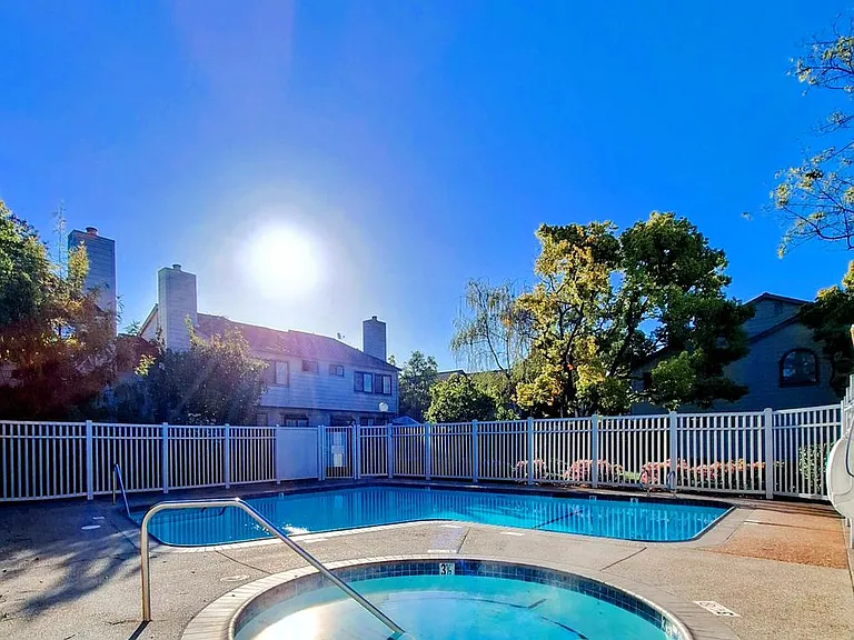 1206 Sierra Village Way — Photo 7