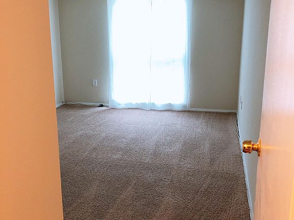 5th image of 5604 Bloomfield Dr APT 203
