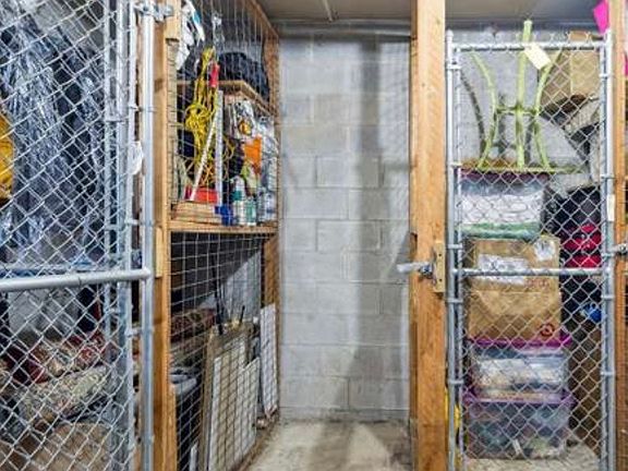 4th image of 600 N La Grange Rd APT B1