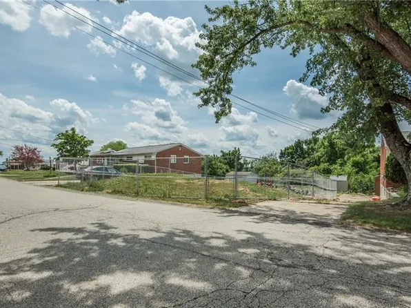 41 Wynnecliffe Dr, Carnegie, PA 15106