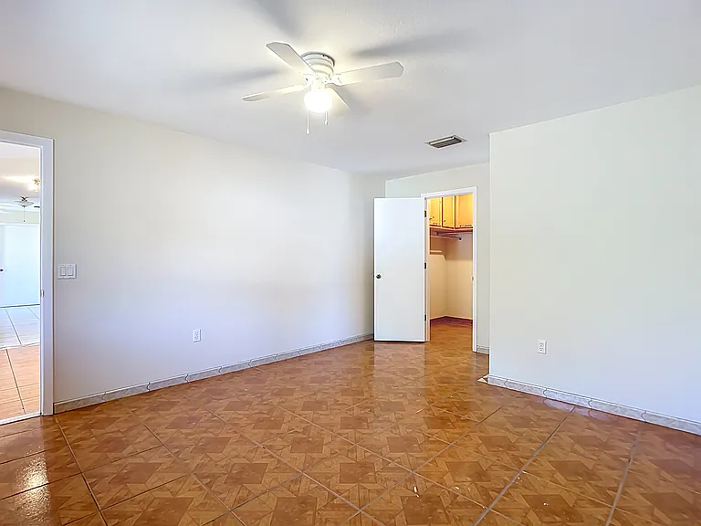 4428 Aladdin Ave — Photo 22