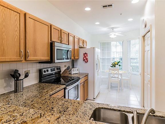 4th image of 8217 Parkstone Pl #1-106