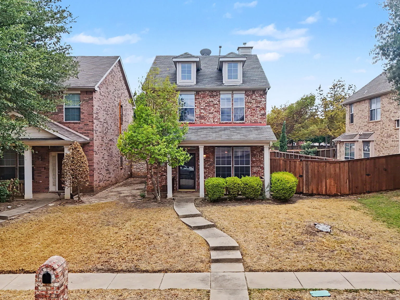 2 bed, 1.5 bath, 1290 sqft, $2,150 — Photo 3