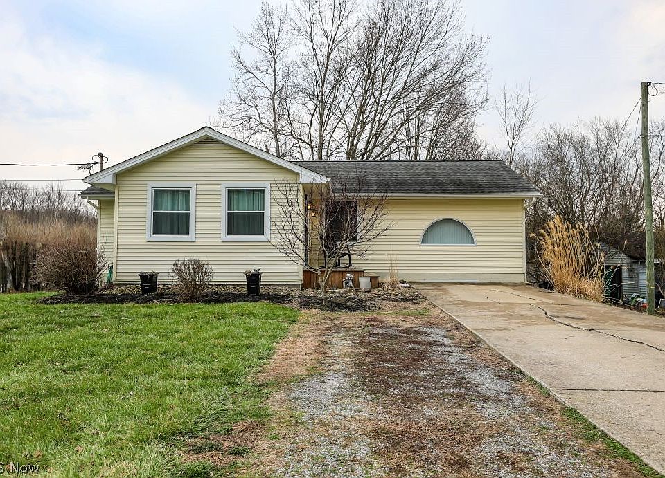 1st image of 10676 Holcomb Rd