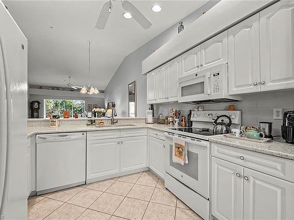 5th image of 26190 Clarkston DR #202