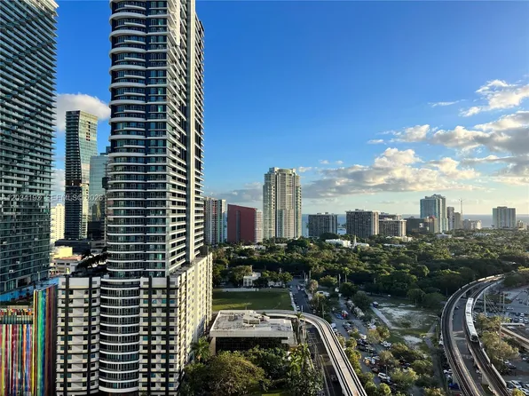 79 SW 12th St, Miami, FL