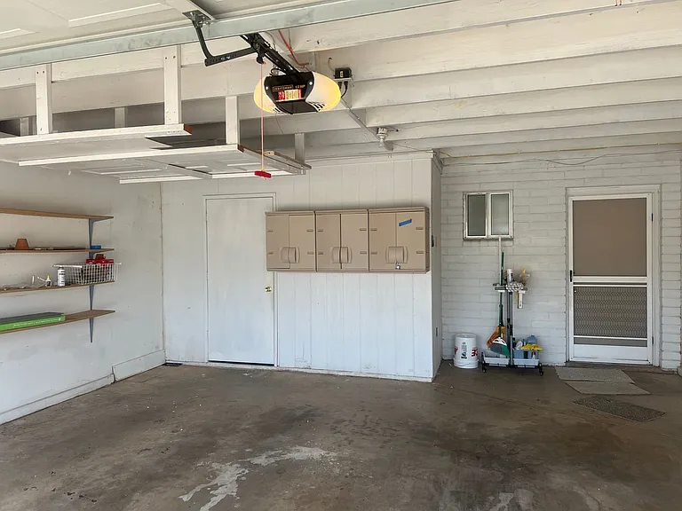 501 E Suffolk Dr — Photo 4