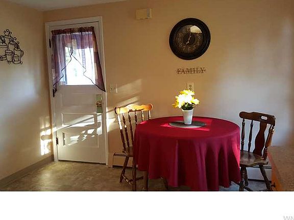 4th image of 260 Chamberlin Dr