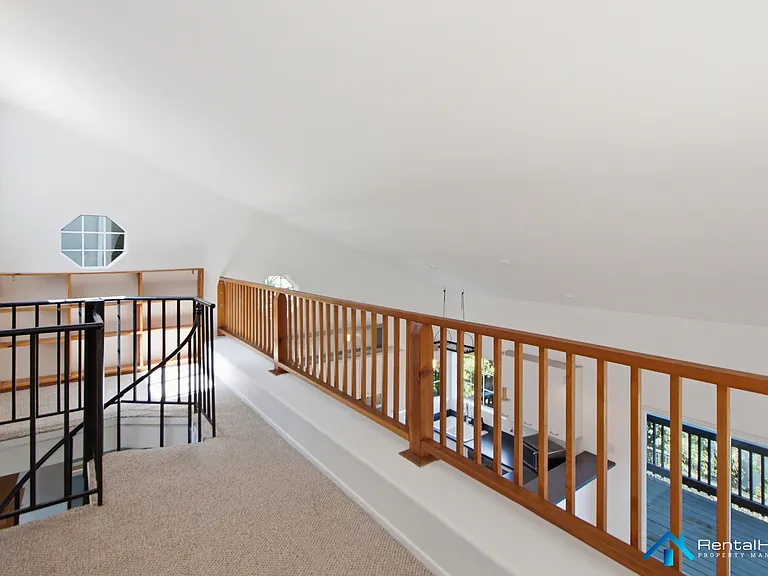 2433 Hines Dr — Photo 13