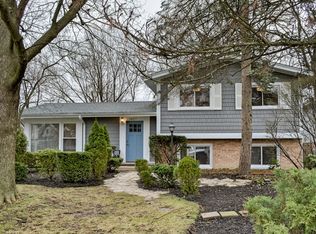 1027 Kenton Rd, Deerfield, IL 60015