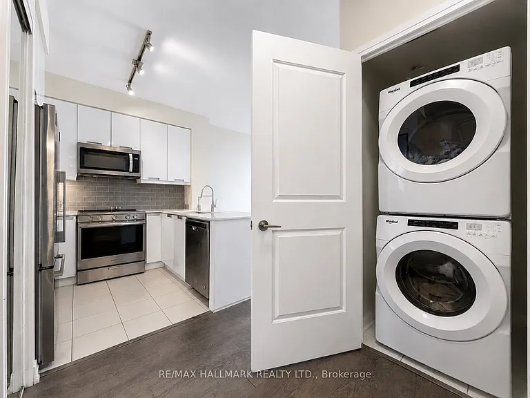 35 Watergarden Dr #1711 — Photo 8