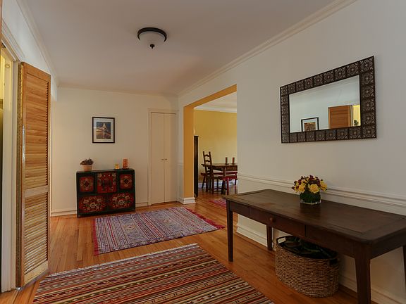 2nd image of 21 N Chatsworth Ave APT 6G