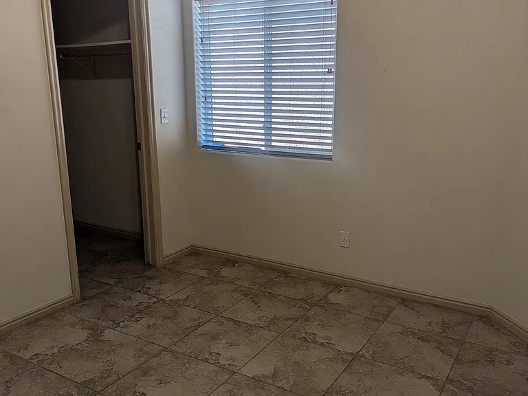 372 Megan Cir — Photo 15