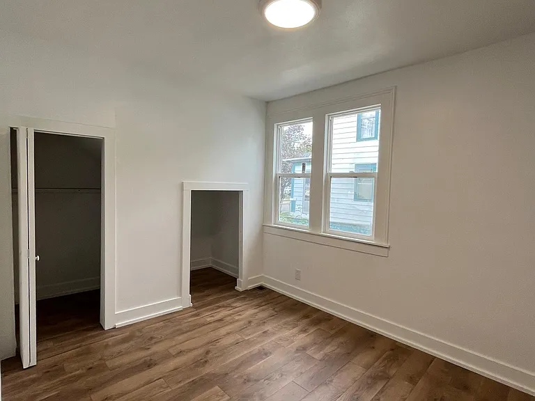 858 Baxter St SE — Photo 9