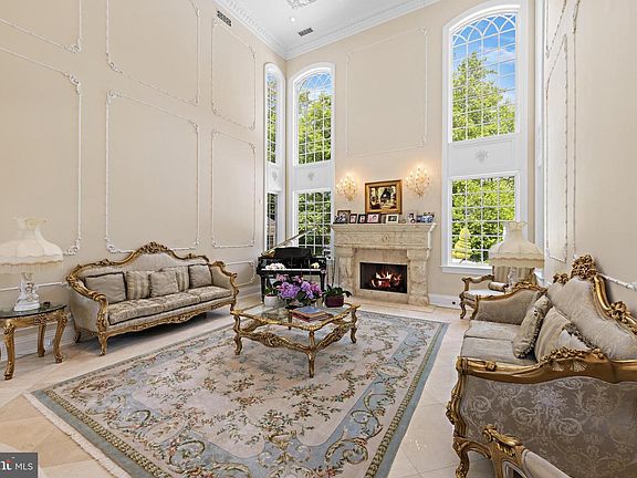 4th image of 12 Raintree Ct