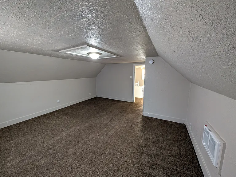 1930 Lana Ave NE — Photo 23