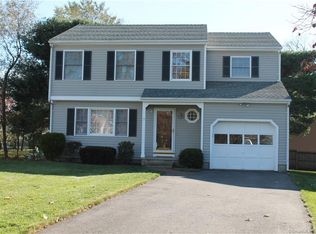 5 Mathew Ct, Norwalk, CT 06851