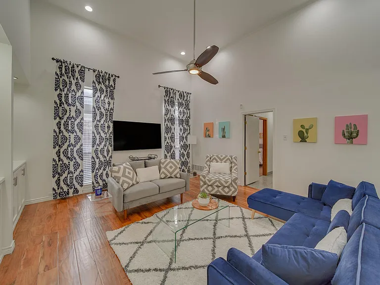 1507 Broadmoor Dr — Photo 5