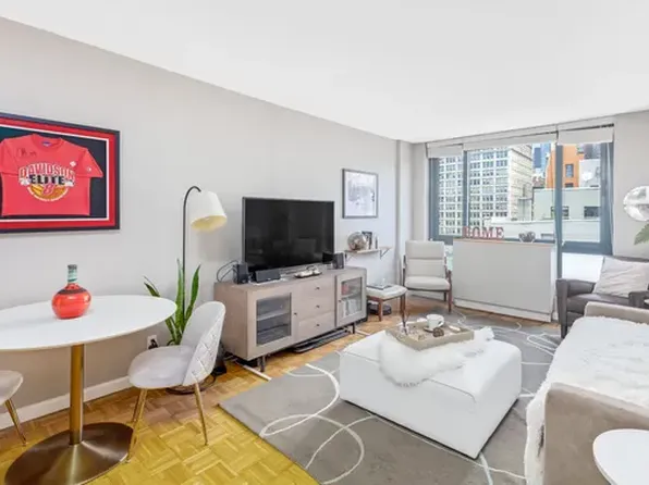 1 Irving Pl APT P8h, New York, NY 10003