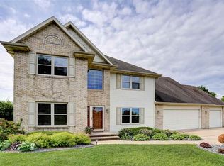 W191 Robinhood Ct, SHERWOOD, WI 54169