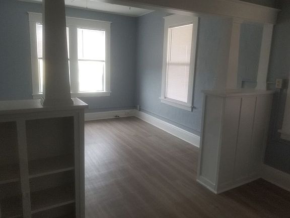 4th image of 35 S J St APT 15