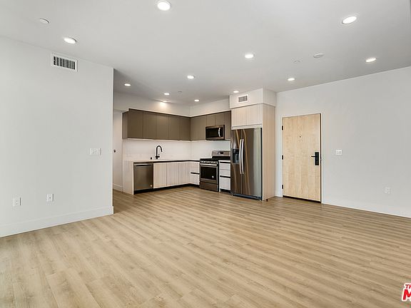 3rd image of 3675 Dunn Dr